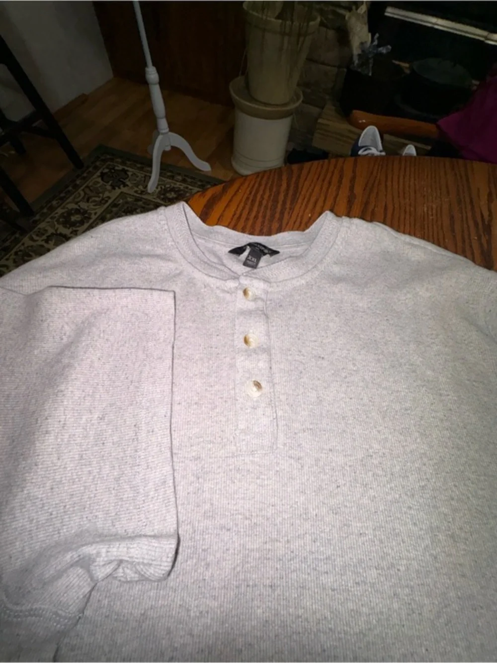 Banana Republic size xxl gray short sleeve ribbed shirt 3 buttons on chest